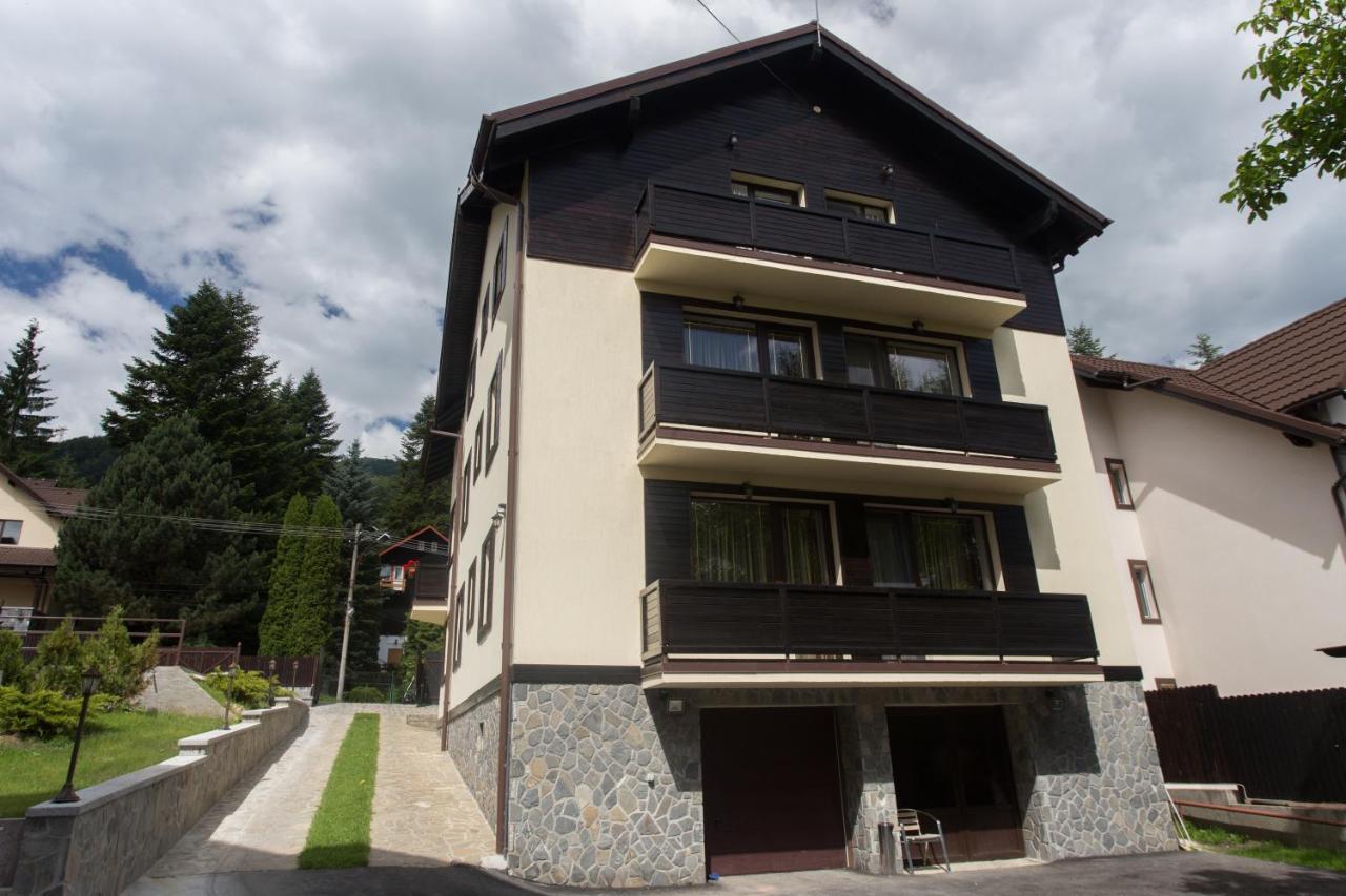 Pension Carmen'S Mansion A Sinaia Bagian luar foto